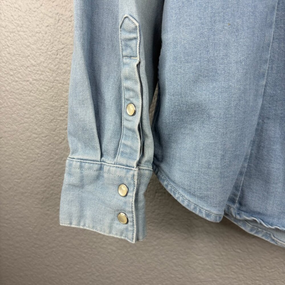 Levi's Tailored Fit Denim Buttondown Top - Picture 5 of 7